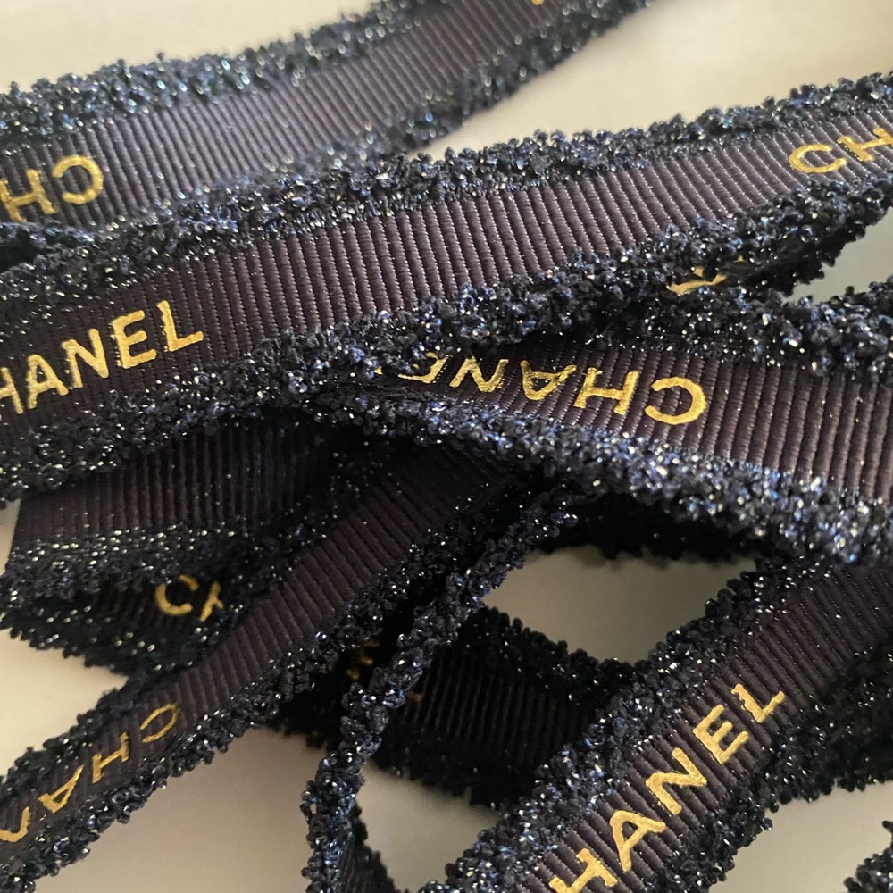 3 yards ( 108”) CHANEL 2025 Holiday Ribbon - Picture 4 of 5